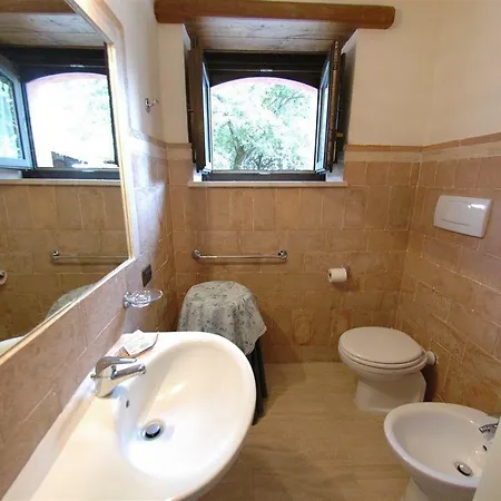 Holiday home Glicine *